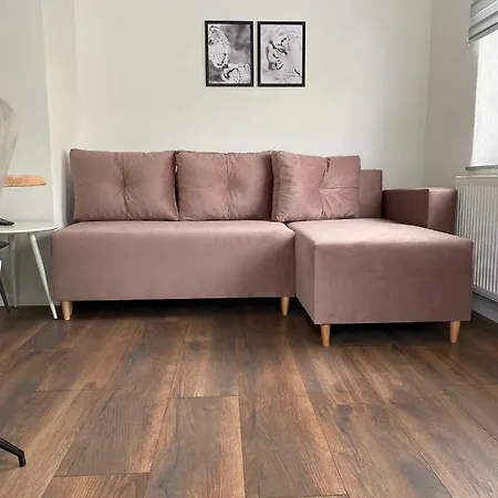 Adn - Netflix - Modern And Smart Guenzburg