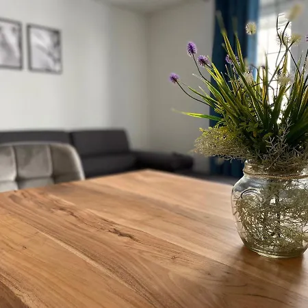 Adn - Netflix - Modern And Smart Guenzburg