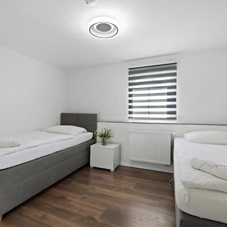 Adn - Netflix - Modern And Smart Guenzburg