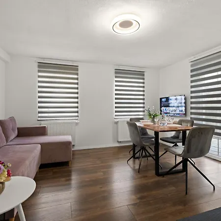 Adn - Netflix - Modern And Smart Apartment Guenzburg