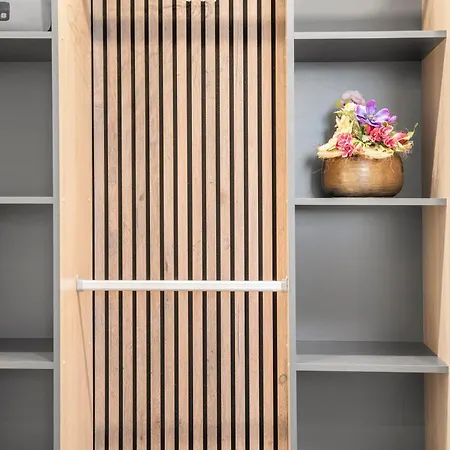 Apartment Adn - Netflix - Modern And Smart